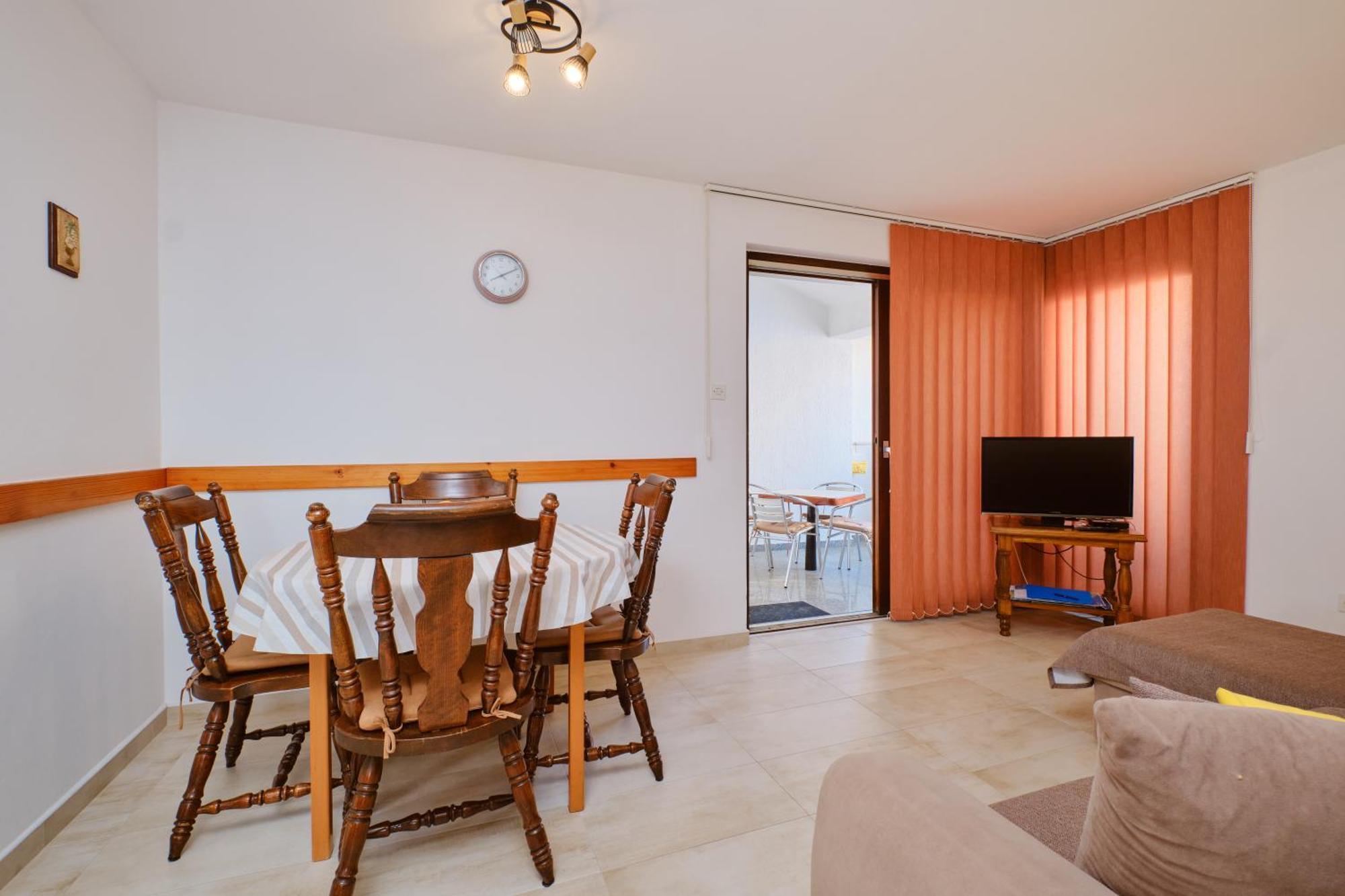 מאלי לוסיניי Apartments Katja מראה חיצוני תמונה