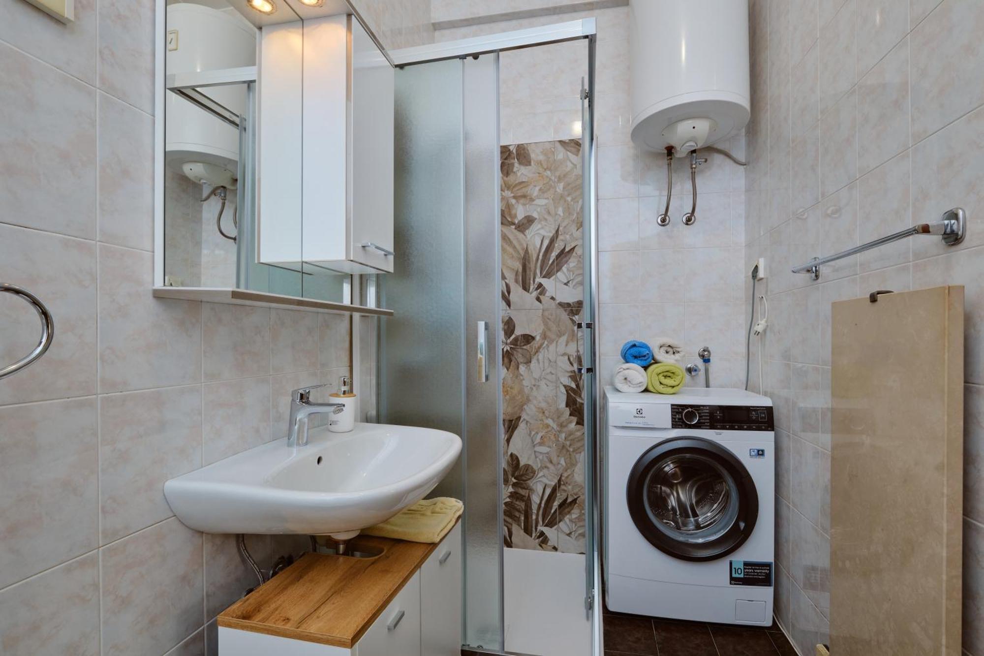 מאלי לוסיניי Apartments Katja מראה חיצוני תמונה